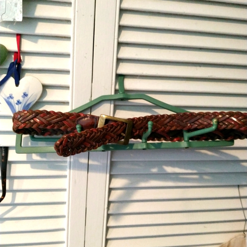 Woman's belt